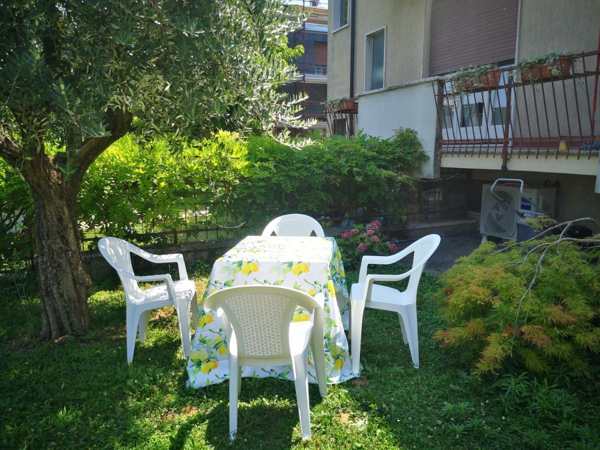 Ai Quattro Ulivi Appartement Peschiera del Garda Buitenkant foto